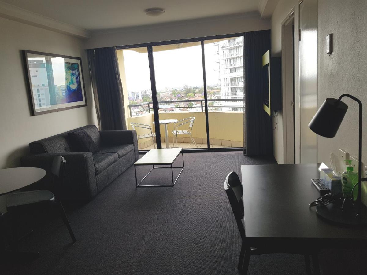 Parramatta Hotel Apartment Сидней Экстерьер фото
