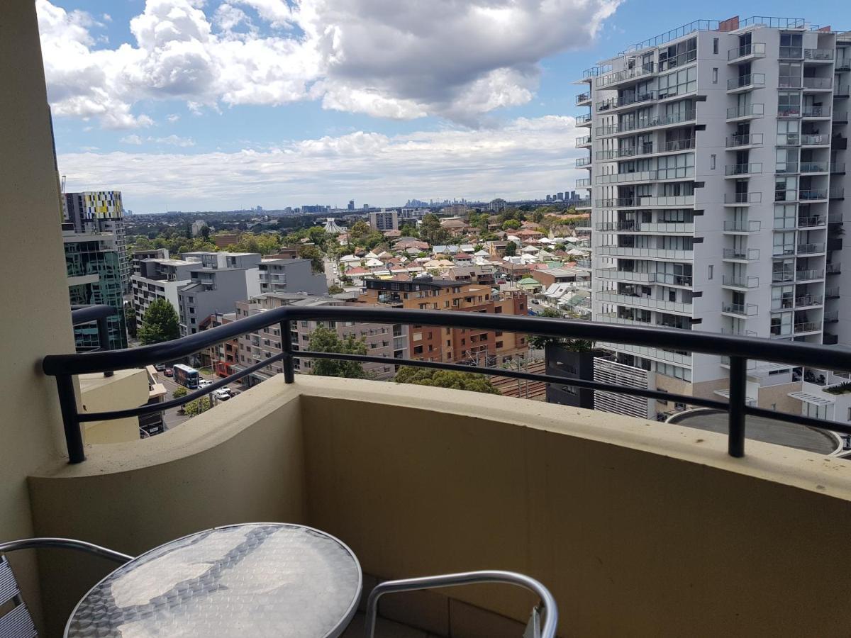 Parramatta Hotel Apartment Сидней Экстерьер фото